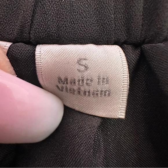 LC Lauren Conrad Black High Waist Scalloped Shorts - Picture 4 of 6